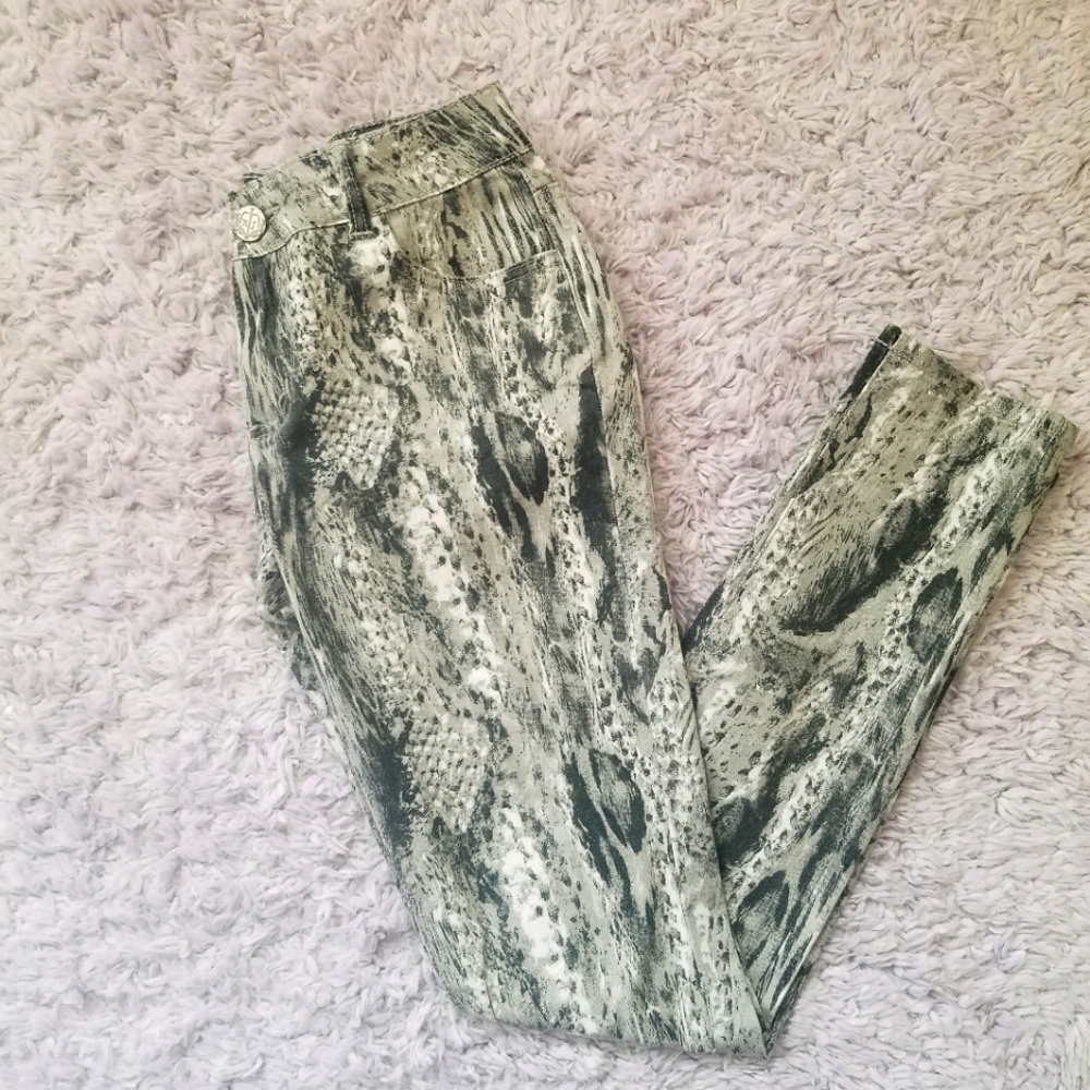 Romeo and Juliet Couture Snakeskin Skinny Jeans